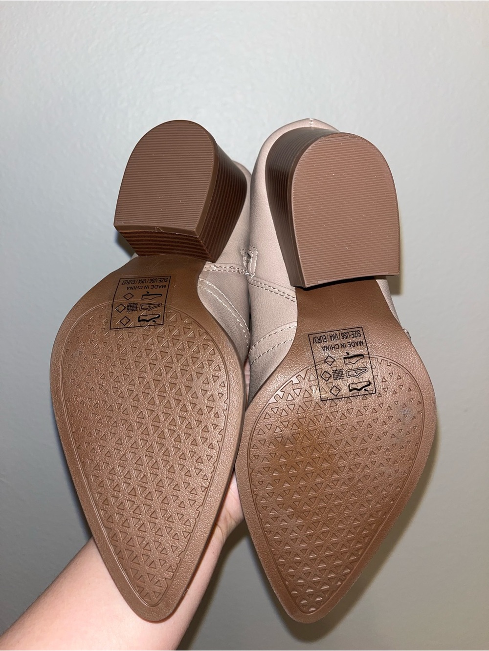 NEW Qupid Nude Beige Western Ankle Booties Pointed Toe Block Heel Size 6 - Picture 6 of 7